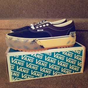 BRAND NEW PLATFORM VANS